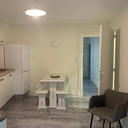 4 Personnes, 1 Chambre, Terrasse, Wifi, Proche Du Centre Appartement *