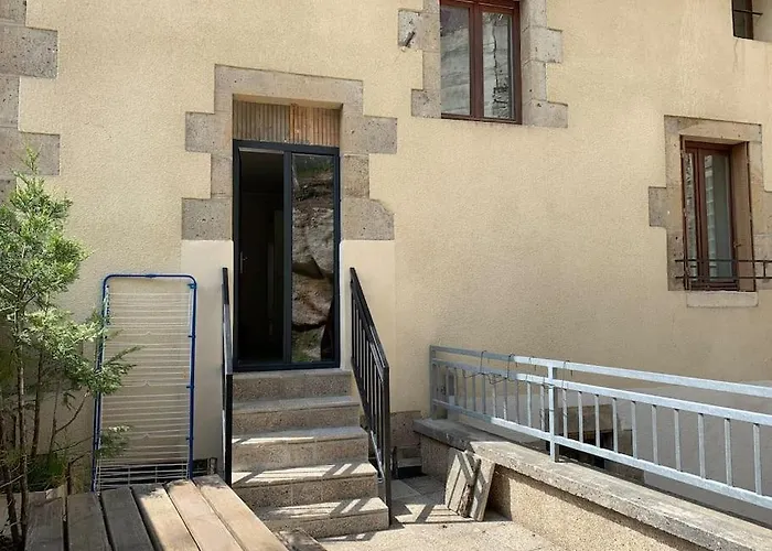 4 Personnes, 1 Chambre, Terrasse, Wifi, Proche Du Centre Apartamento La Bourboule